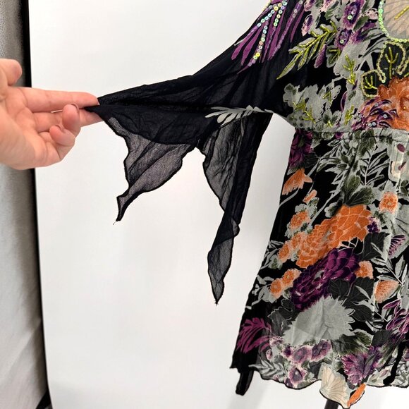 La Cera Womens Top M Black Floral Beaded Embroidered Asymmetrical Hemline Witchy - Picture 7 of 8